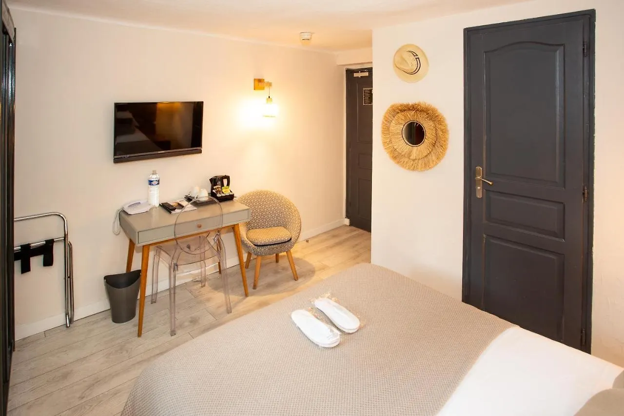 ***  Villa Claudia Hotel Cannes Centre - Parking Франция